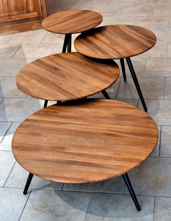 Runde Beistelltische Dreibein Teak
